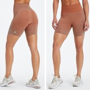 Fabletics Ombre Seamless Ultra High-Waisted 6” Short Mahogany/Crystal Wave - S